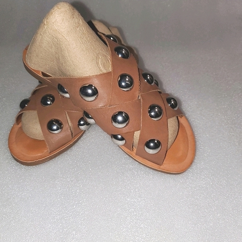 Gianni Bini slip on silver studs leather 6.5 - Picture 3 of 8